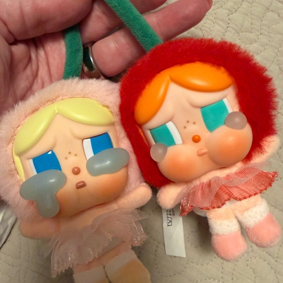 CRYBABY POP MART - Cute Plush Doll Keychain Set - Pink and Red - Picture 5 of 5
